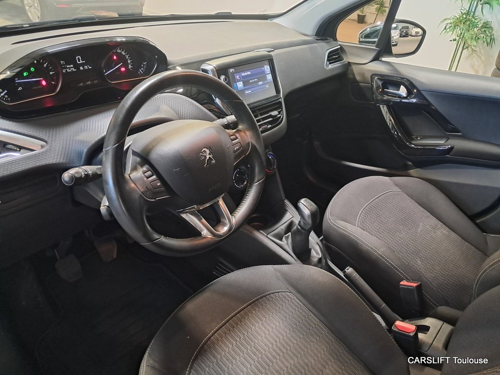 Peugeot 208 - Photo 12