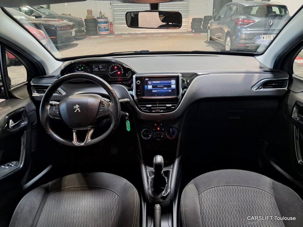 Peugeot 208 - Photo 14