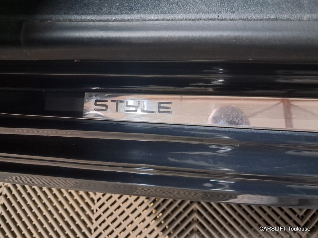 Peugeot 208 - Photo 17