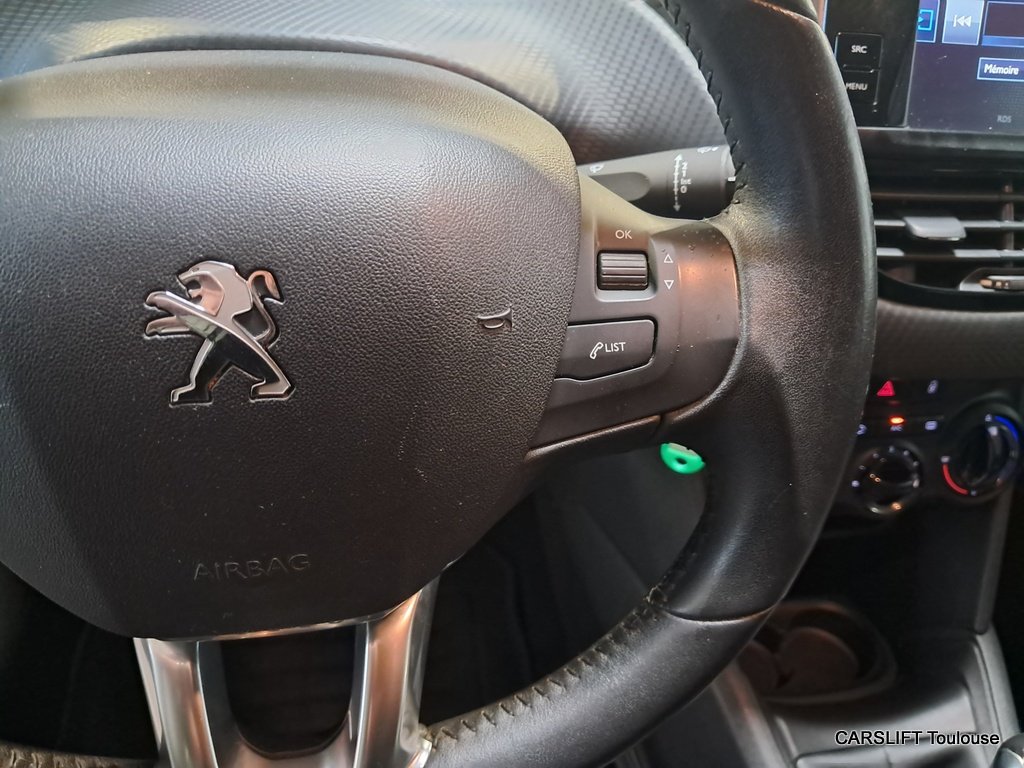 Peugeot 208 - Photo 19