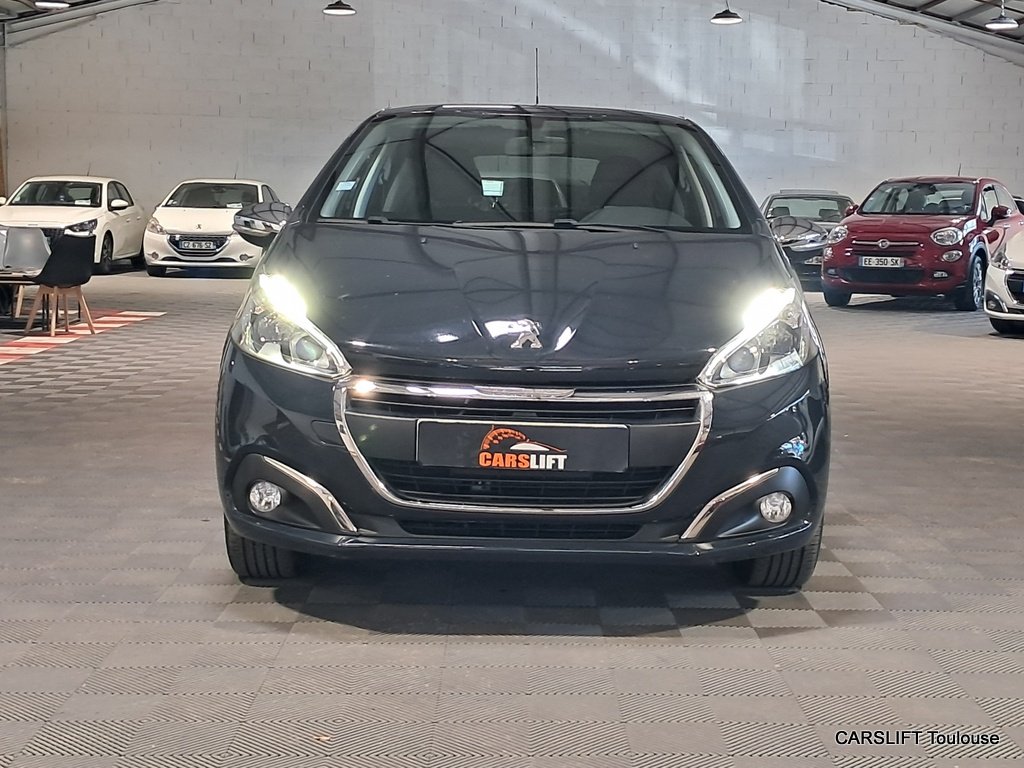 Peugeot 208 - Photo 2