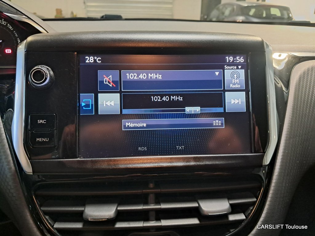 Peugeot 208 - Photo 22