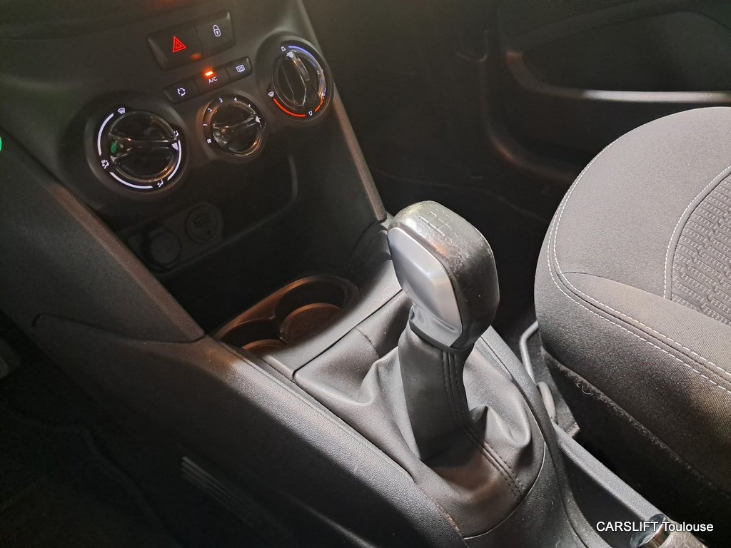 Peugeot 208 - Photo 25