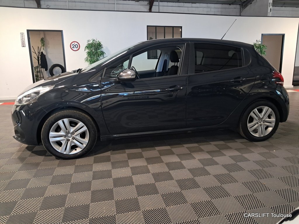 Peugeot 208 - Photo 4