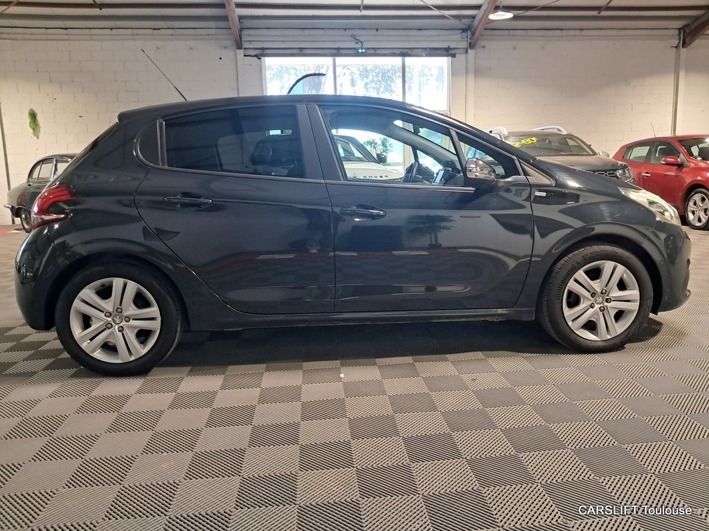 Peugeot 208 - Photo 8