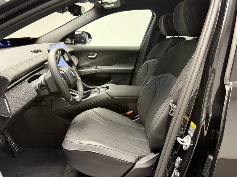 BMW iX3 - Photo 13