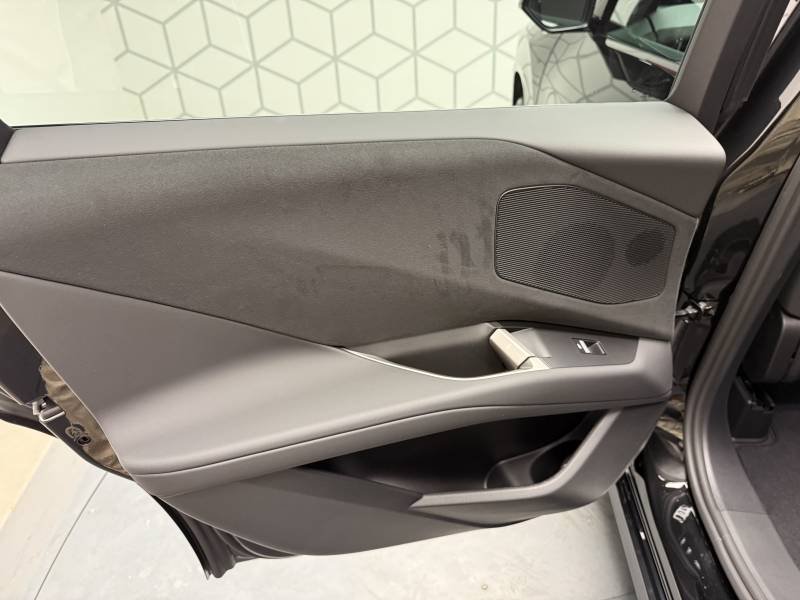 BMW iX3 - Photo 18