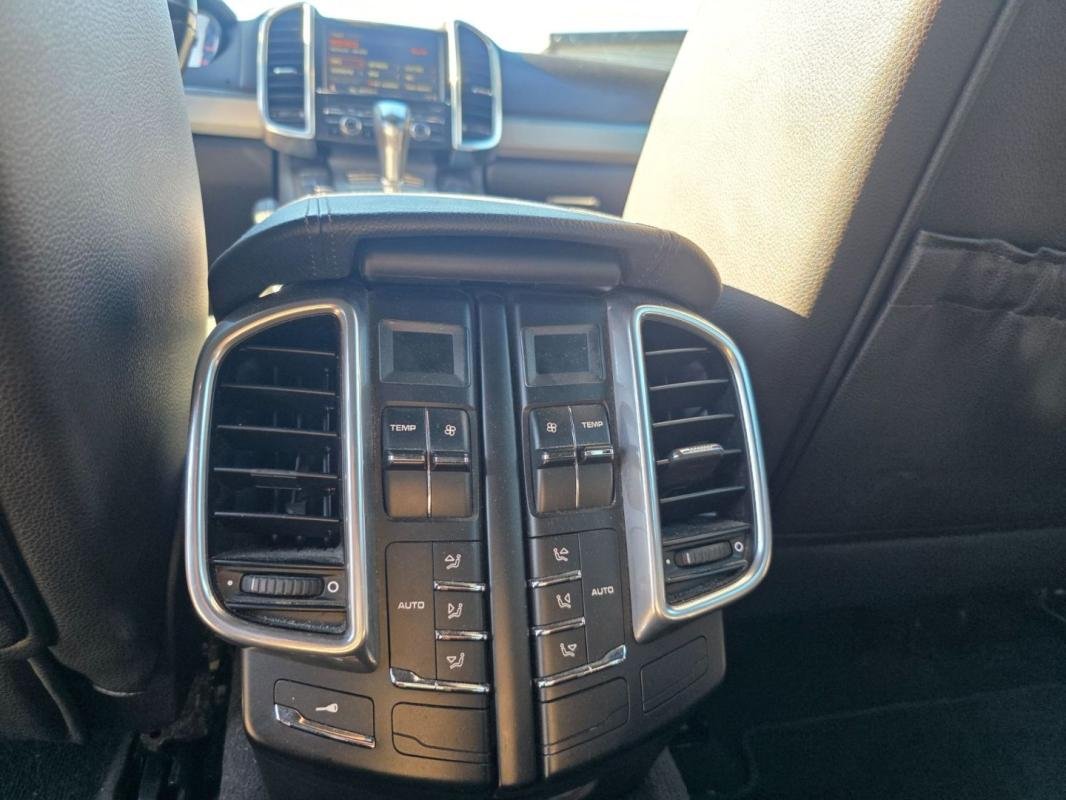 Porsche Cayenne - Photo 17