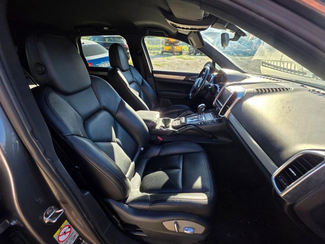 Porsche Cayenne - Photo 19