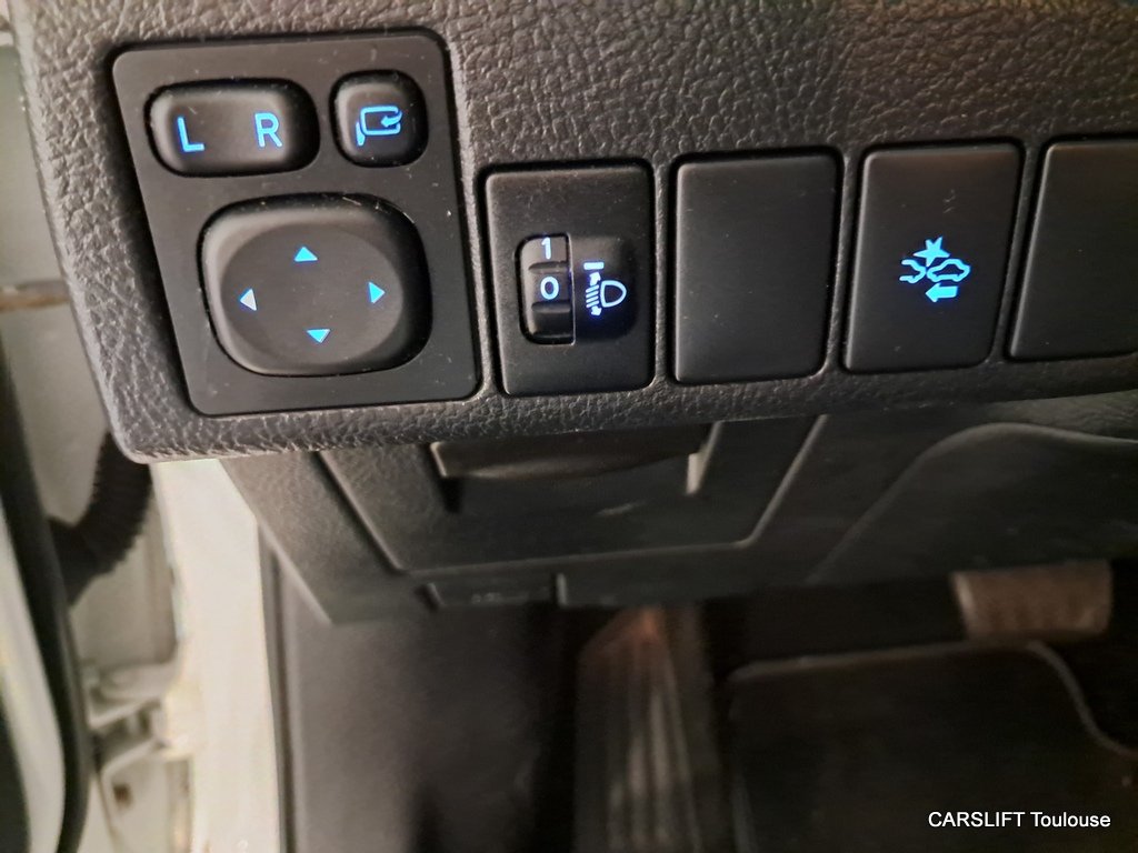 Toyota Auris - Photo 18