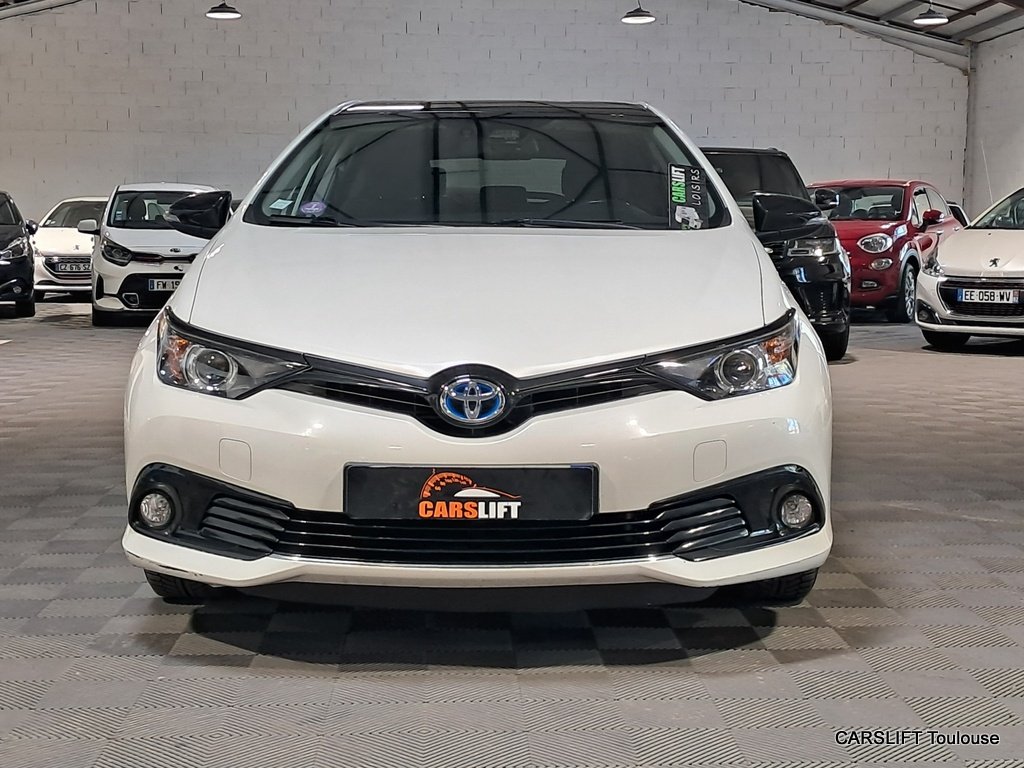 Toyota Auris - Photo 2