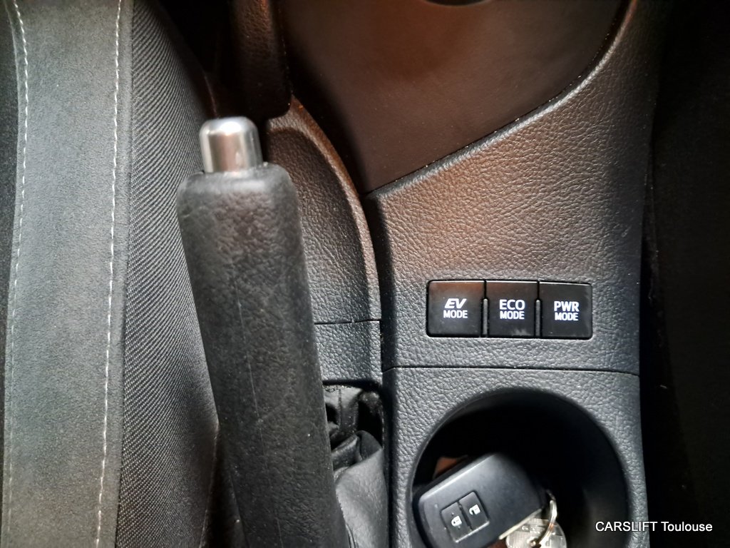 Toyota Auris - Photo 22