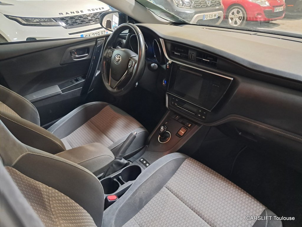 Toyota Auris - Photo 10