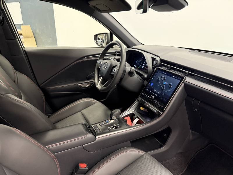Lexus LBX - Photo 12