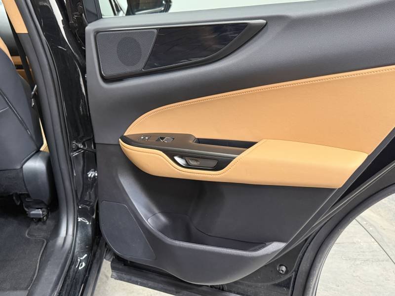 Lexus NX - Photo 21