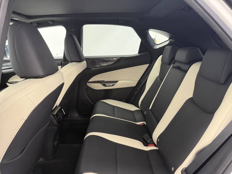 Lexus NX - Photo 13