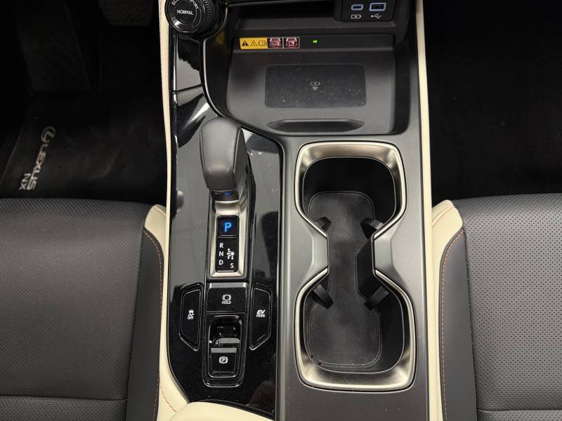 Lexus NX - Photo 26