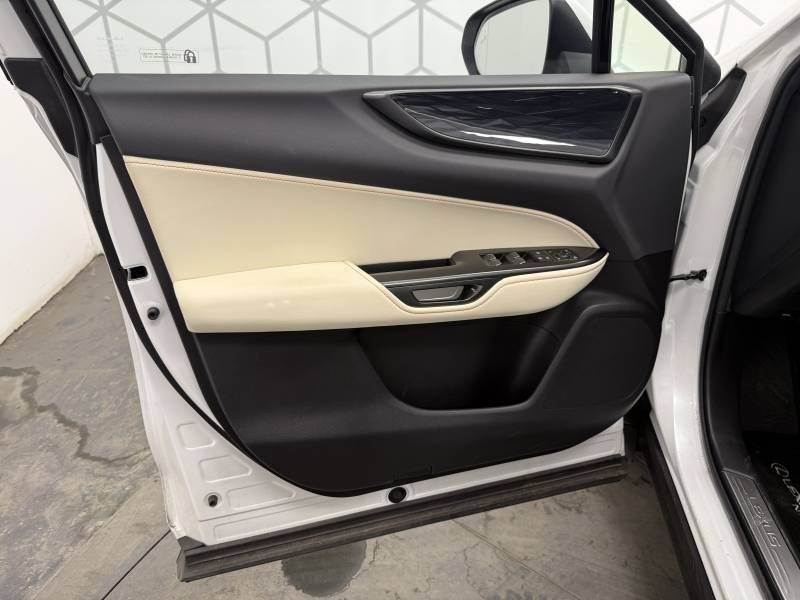 Lexus NX - Photo 27