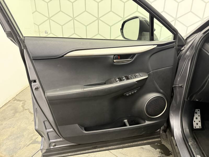 Lexus NX - Photo 30