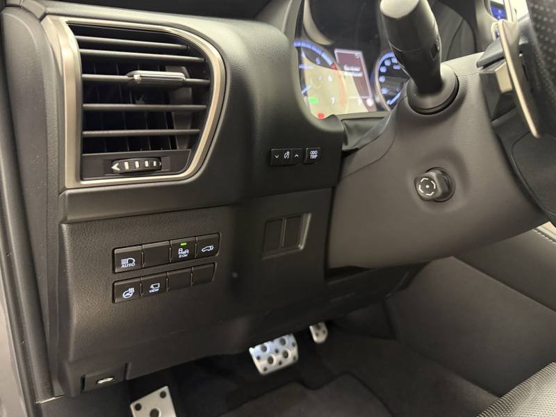 Lexus NX - Photo 32