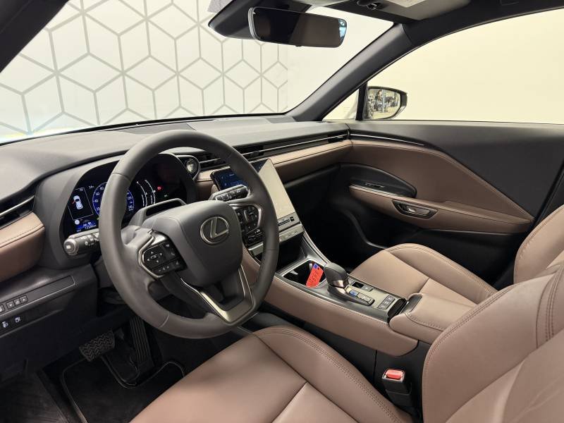 Lexus LBX - Photo 9