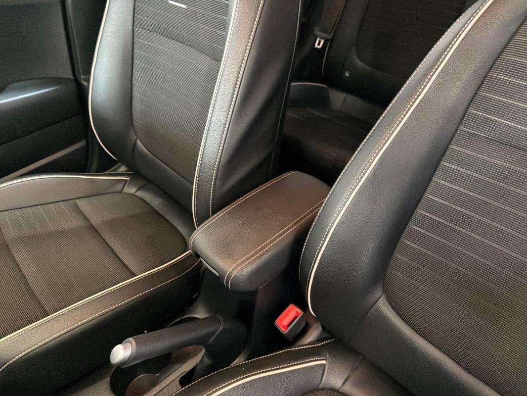 Kia Rio - Photo 12