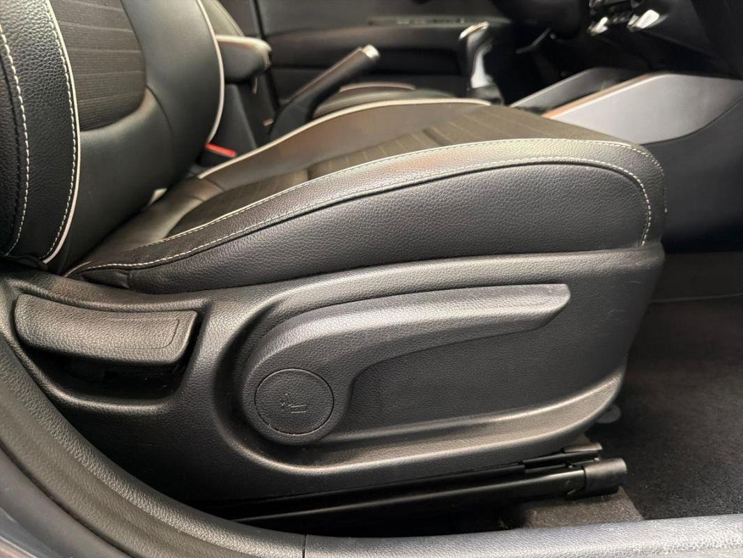 Kia Rio - Photo 14