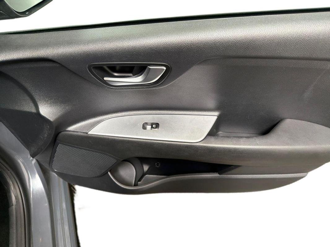 Kia Rio - Photo 15