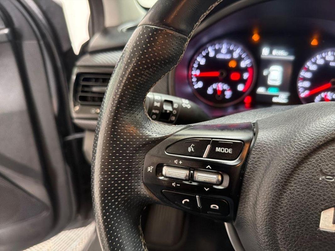 Kia Rio - Photo 20