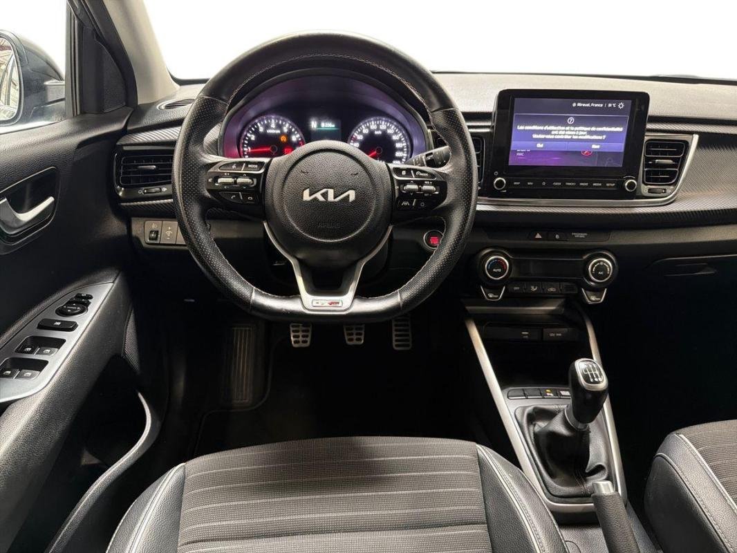 Kia Rio - Photo 24