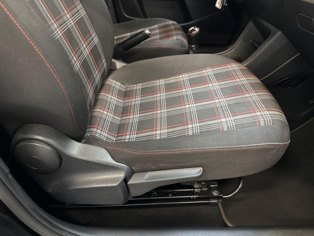 Volkswagen Up! - Photo 14