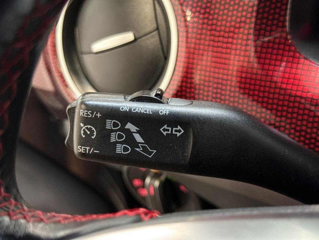 Volkswagen Up! - Photo 21