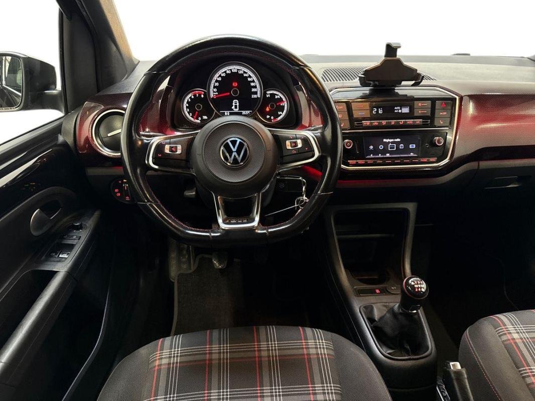 Volkswagen Up! - Photo 24