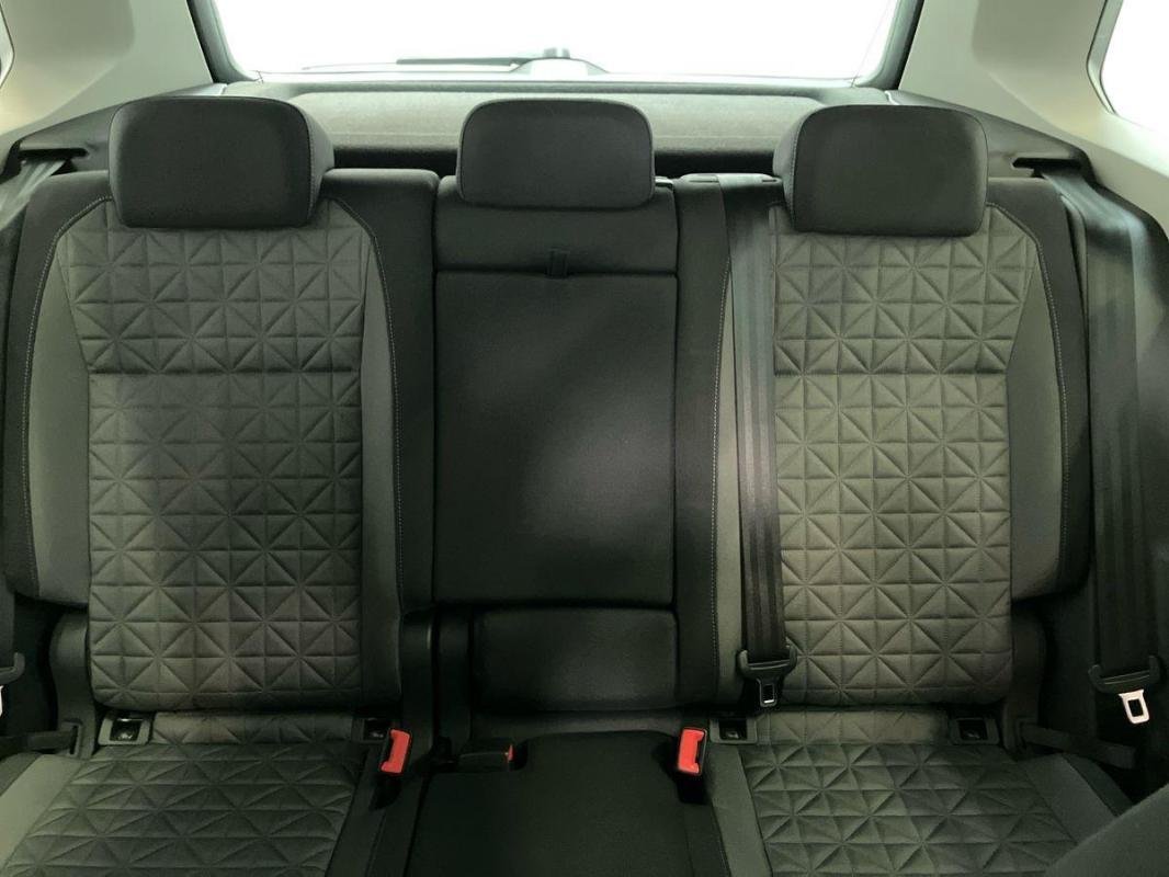Volkswagen Tiguan - Photo 22