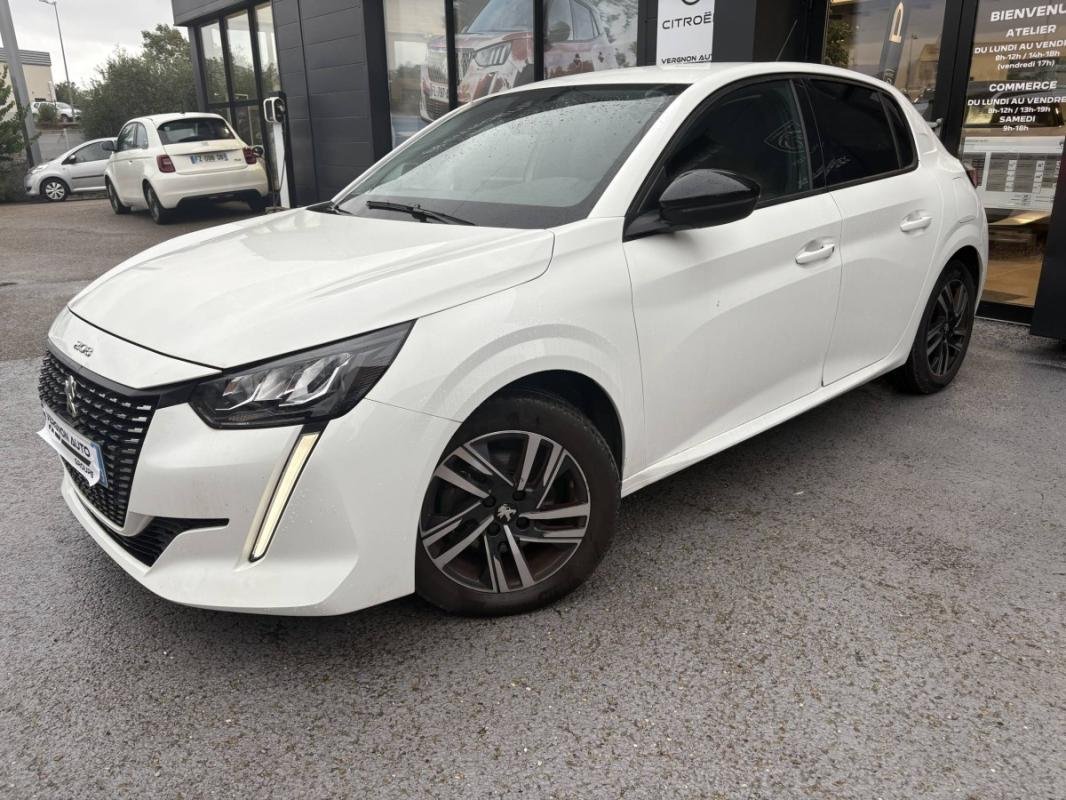 Peugeot 208 - Photo 1