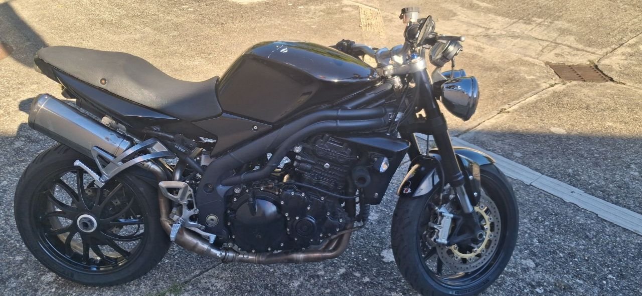 Triumph Speed Triple - Photo 1
