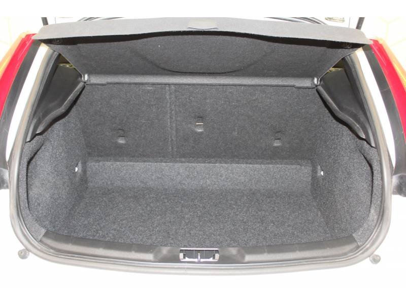 Volvo V40 - Photo 16