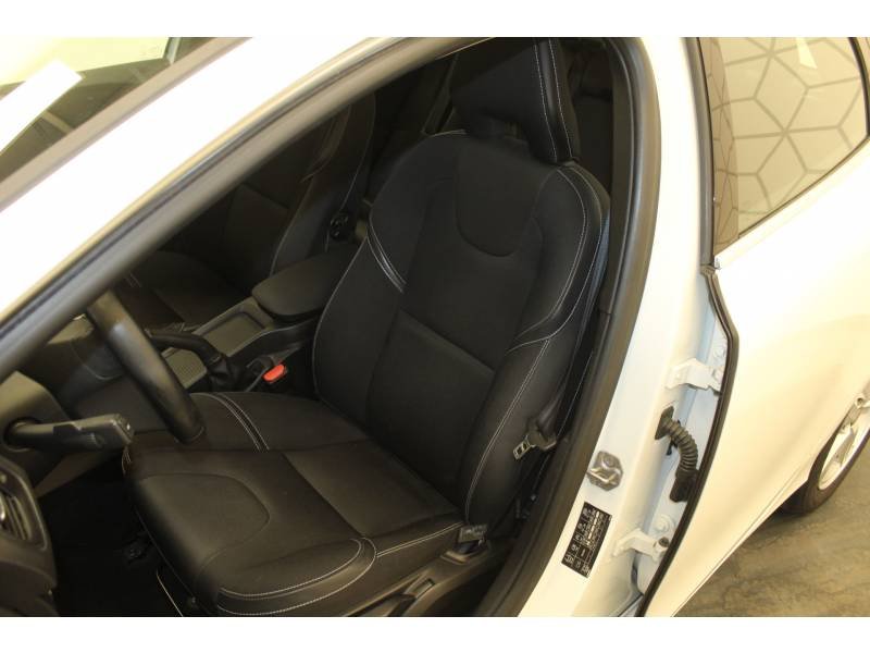Volvo V40 - Photo 10