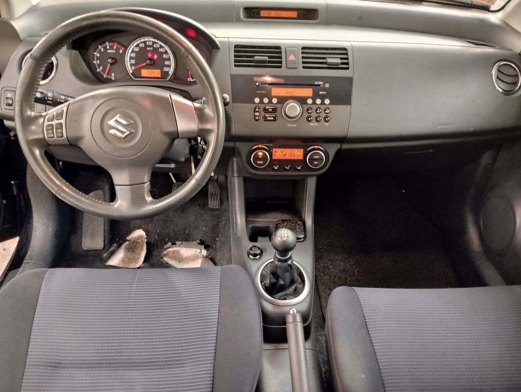 Suzuki Swift - Photo 3