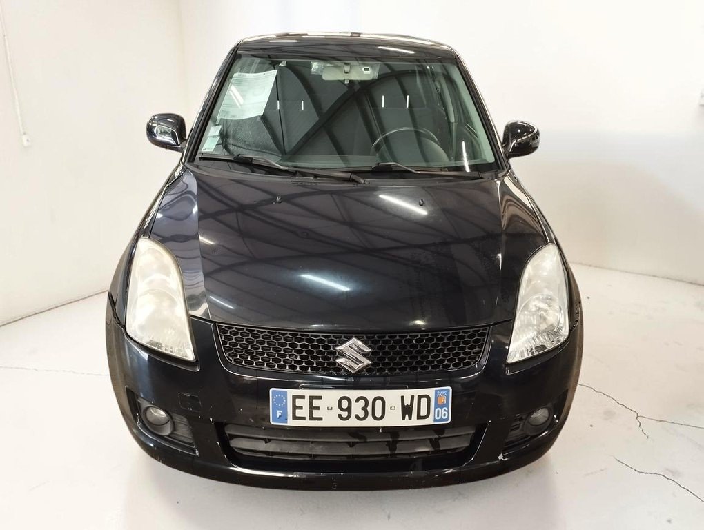 Suzuki Swift - Photo 4