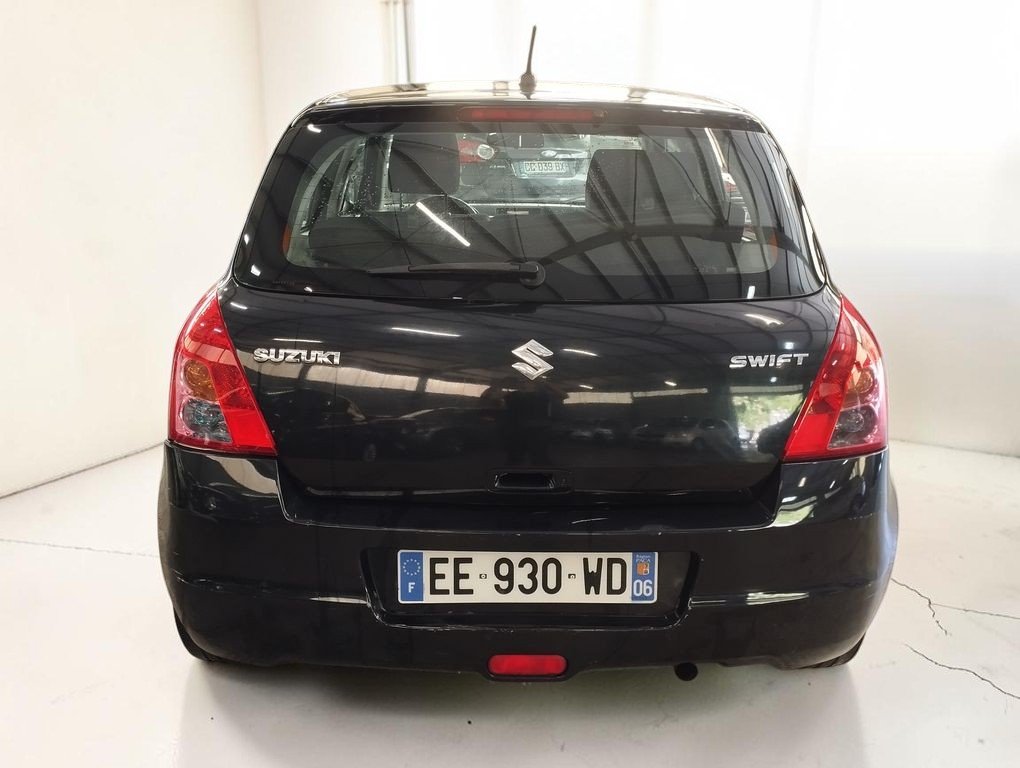 Suzuki Swift - Photo 5