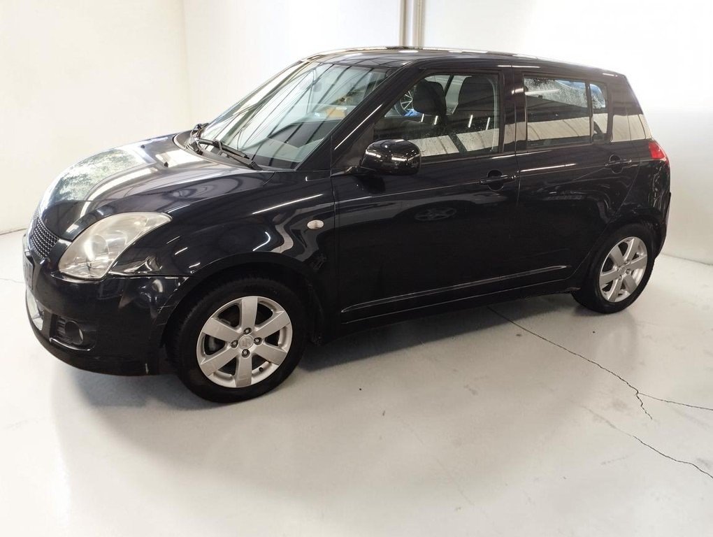 Suzuki Swift - Photo 6