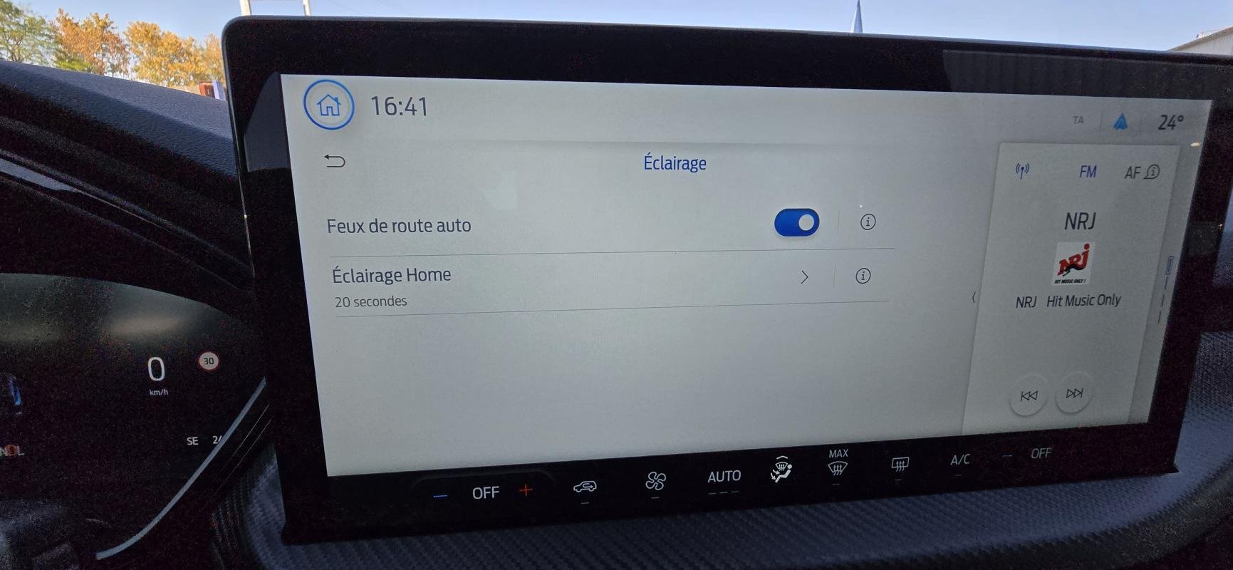 Ford Kuga - Photo 13