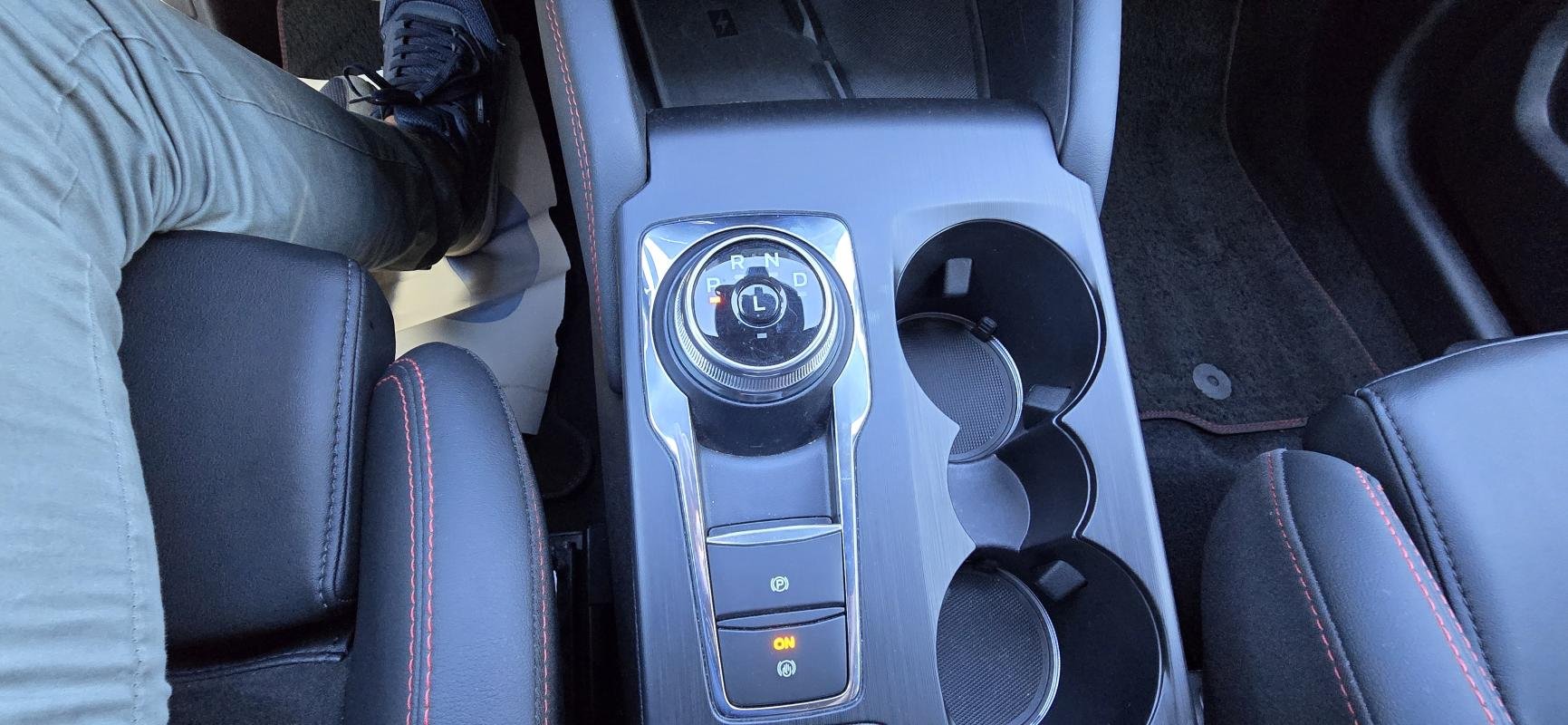 Ford Kuga - Photo 20
