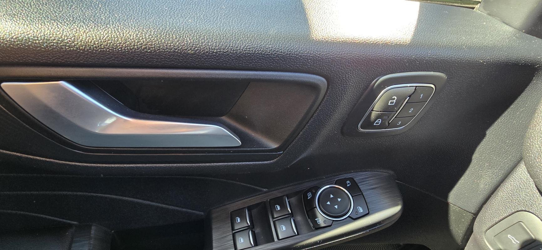 Ford Kuga - Photo 24
