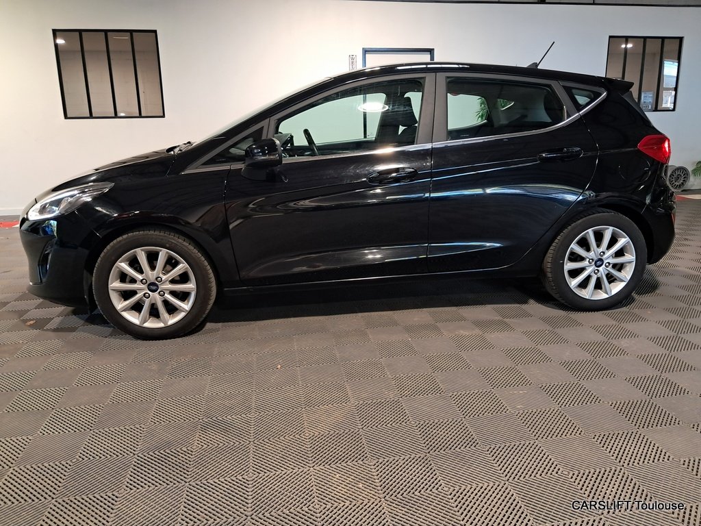 Ford Fiesta - Photo 5
