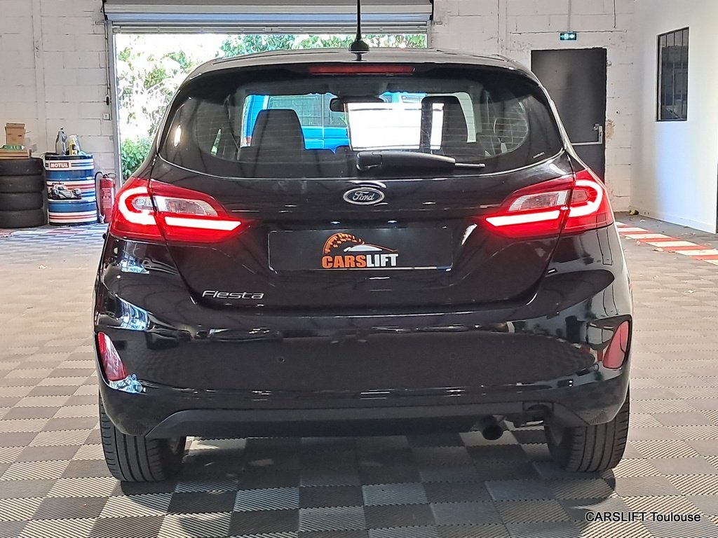 Ford Fiesta - Photo 6