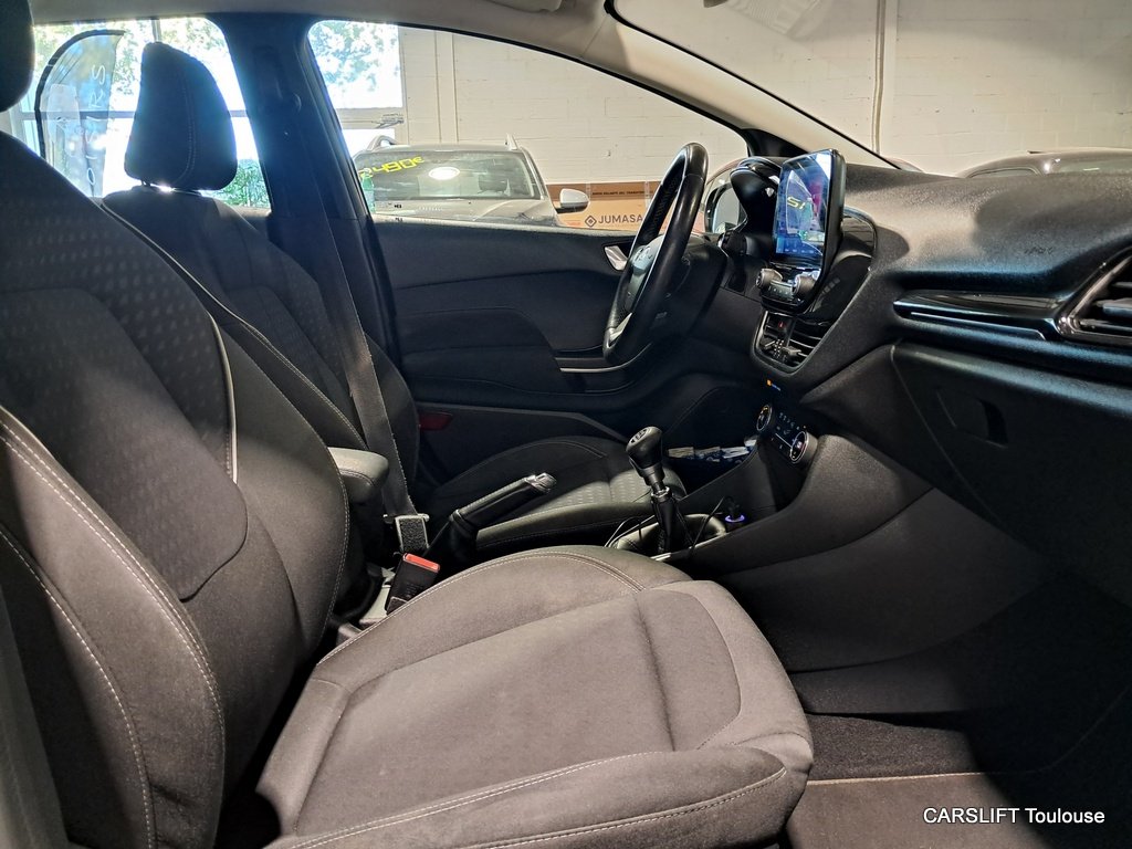 Ford Fiesta - Photo 9