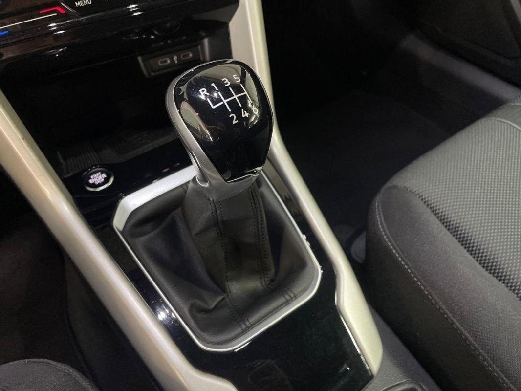 Volkswagen T-Roc - Photo 11