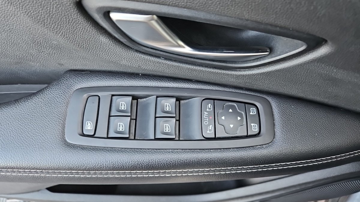 Renault Grand Scénic - Photo 25